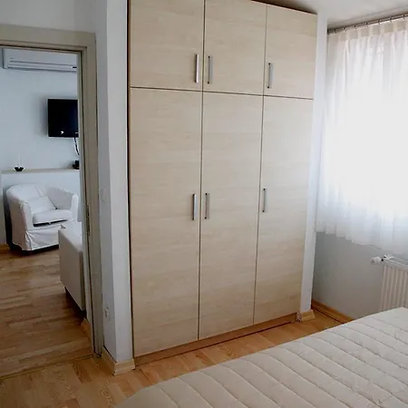 Hotel apartamentowy Gen Pera