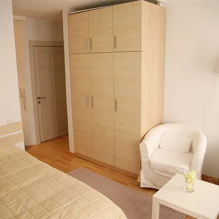 Gen Suites Pera