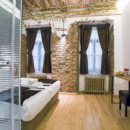 Gen Suites Pera