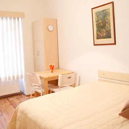 Gen Suites Pera 2*